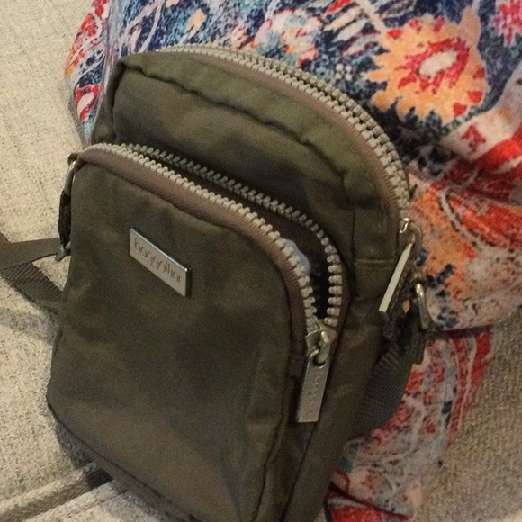 Small Baggallini cross body/shoulder bag - Picture 3 of 5